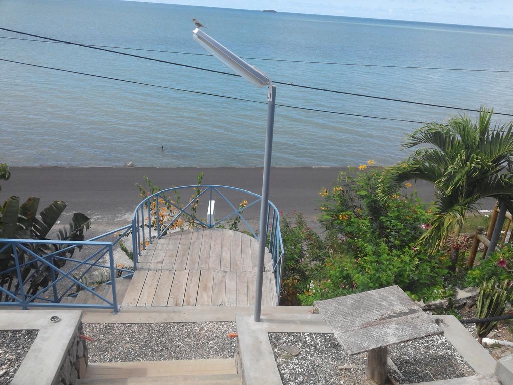 Le Pandanus Hotel Quatre Vents Exterior photo