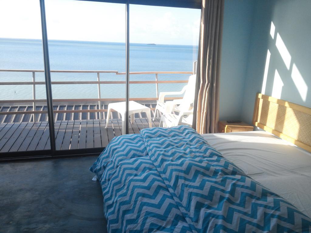 Le Pandanus Hotel Quatre Vents Exterior photo